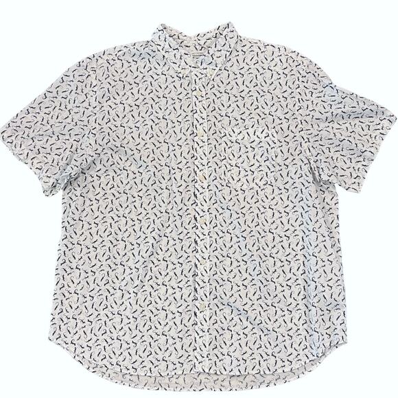 Old Navy Men's White W/Gecko Print Classic Slim Fit Button Down Shirt - SIZE XXL - Picture 1 of 7